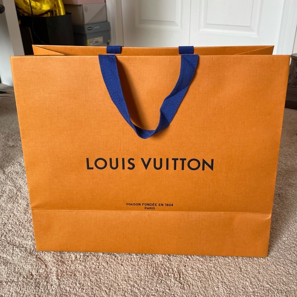 Medium Paper Shopping Bag - Picture 2 of 5